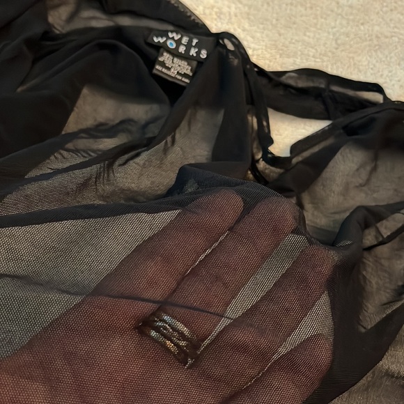 Blk swim net sarong, cover up over bottom of swim suit tie up front or side - Picture 3 of 3